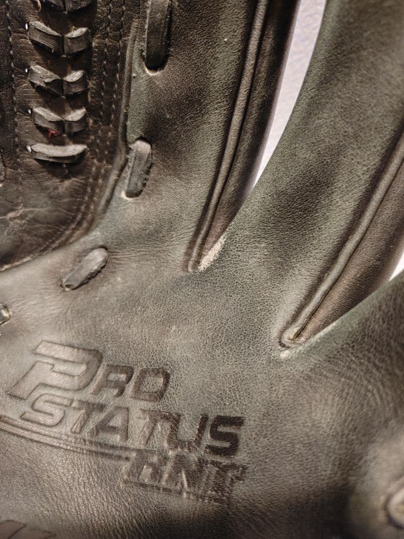 ゼット　プロステイタス　軟式　投手 右投げ　ブラック　指カバー