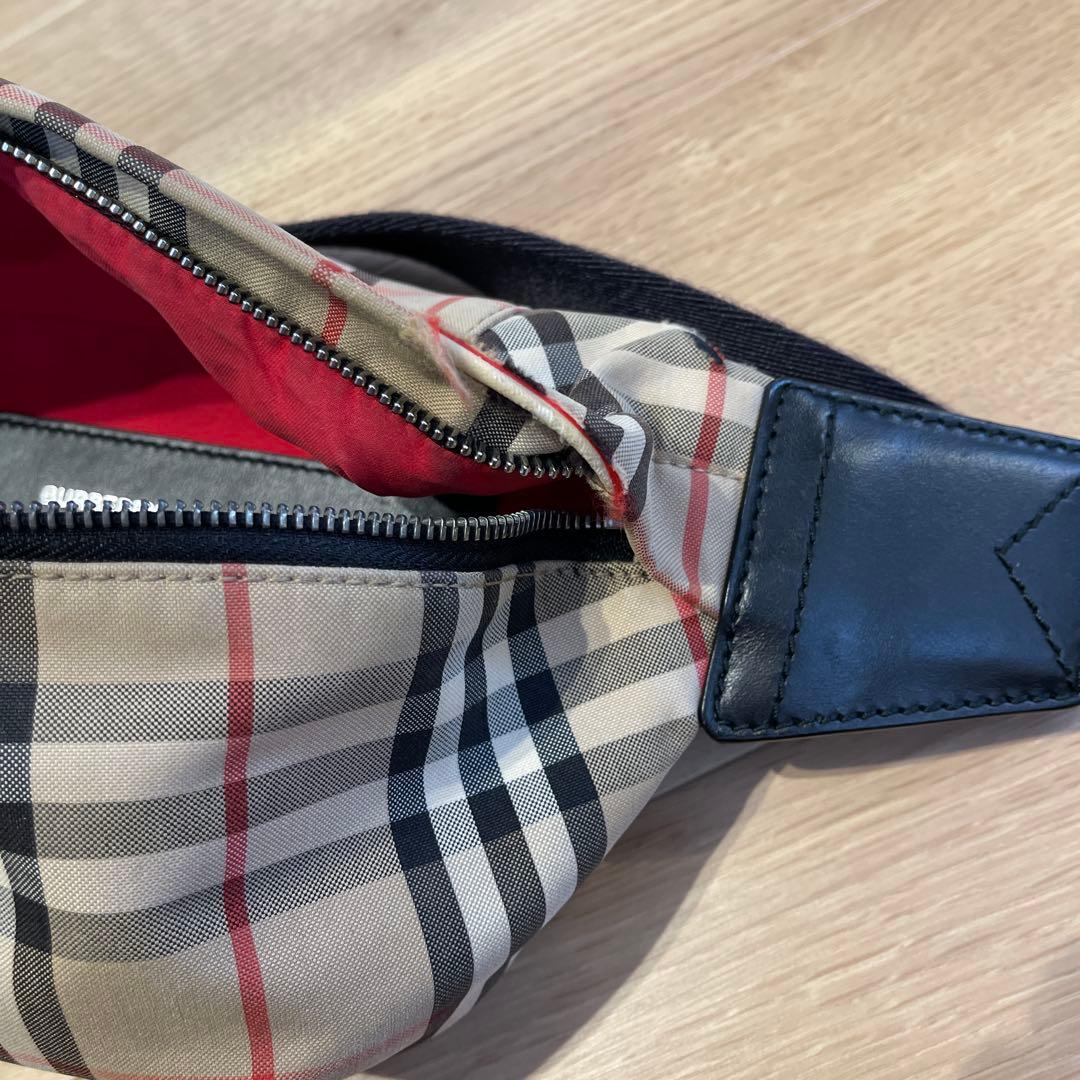 ［タグ類完備］Burberry ボディバッグ　チェック　バムバッグ