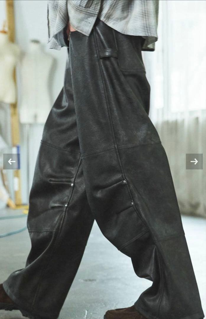 ［ OPENING ACT ］ ユーズド加工フェイクレザーカーゴパンツ