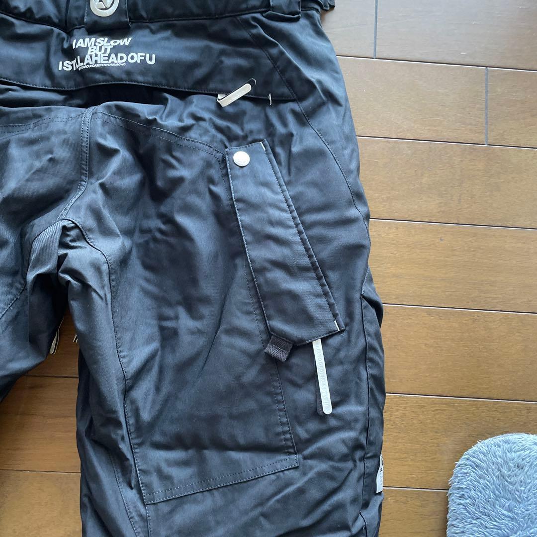 スノーボードパンツ　ブラック