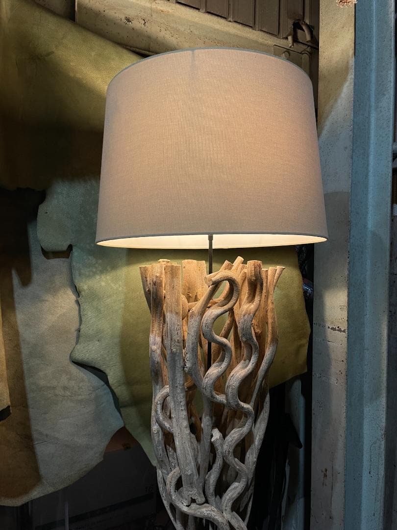 ◉KARE Design◉ Scultra　スカルトラ　流木 フロアランプ