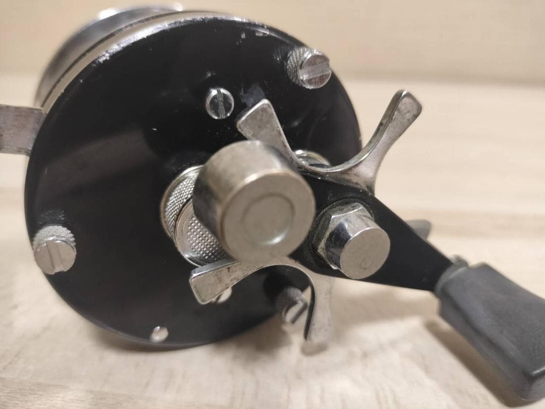 ★アブガルシア　アンバサダー5000C　ビンテージ　リール ブラック