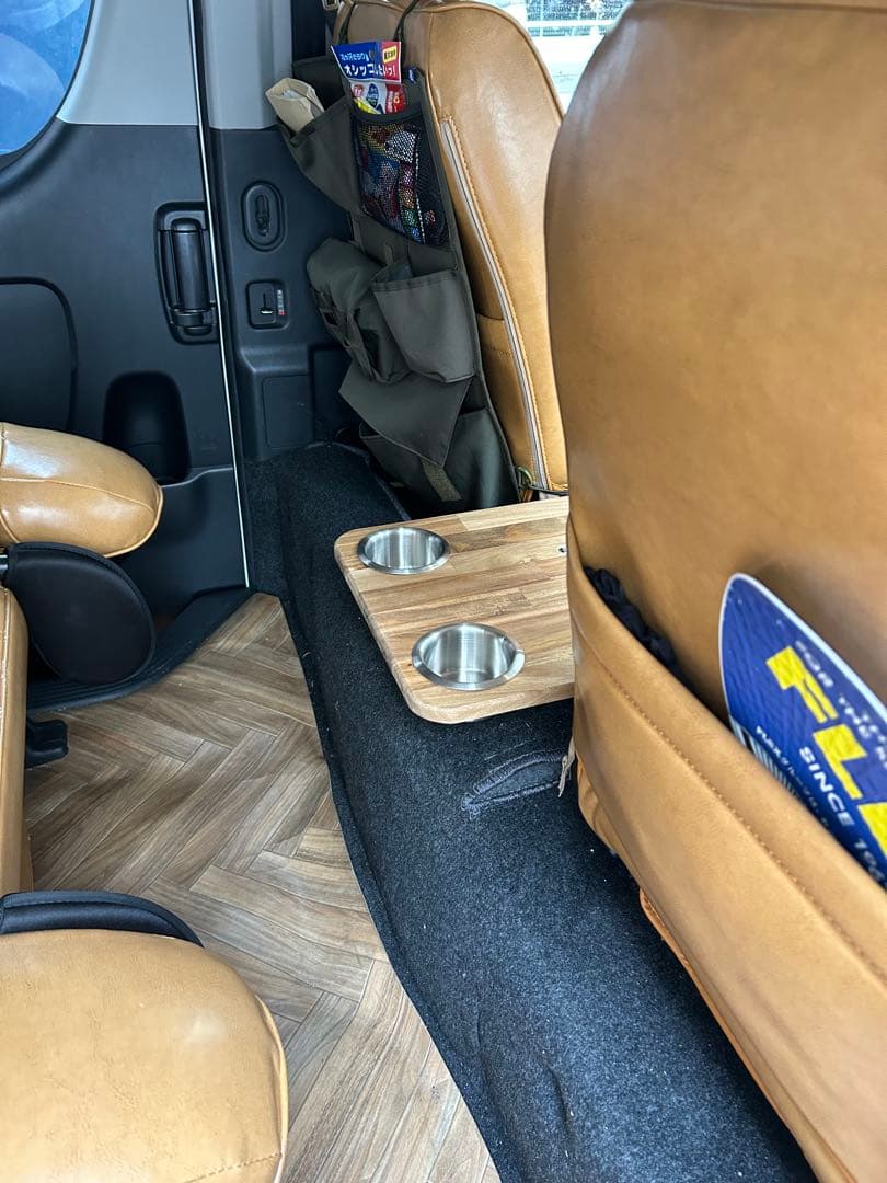 #98 ハイエース200系 標準車 フラットコンソールテーブル