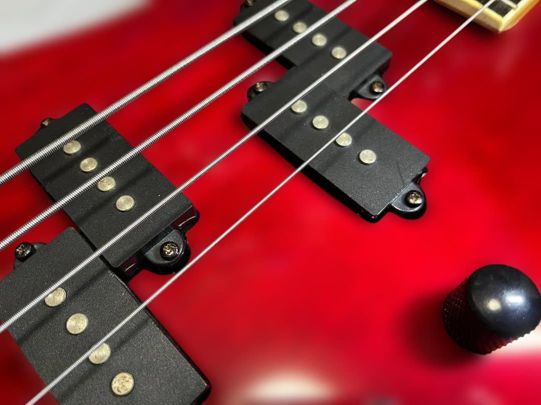 B.C.Rich モッキンバードベース　シースルーワインレッド　レアカラー