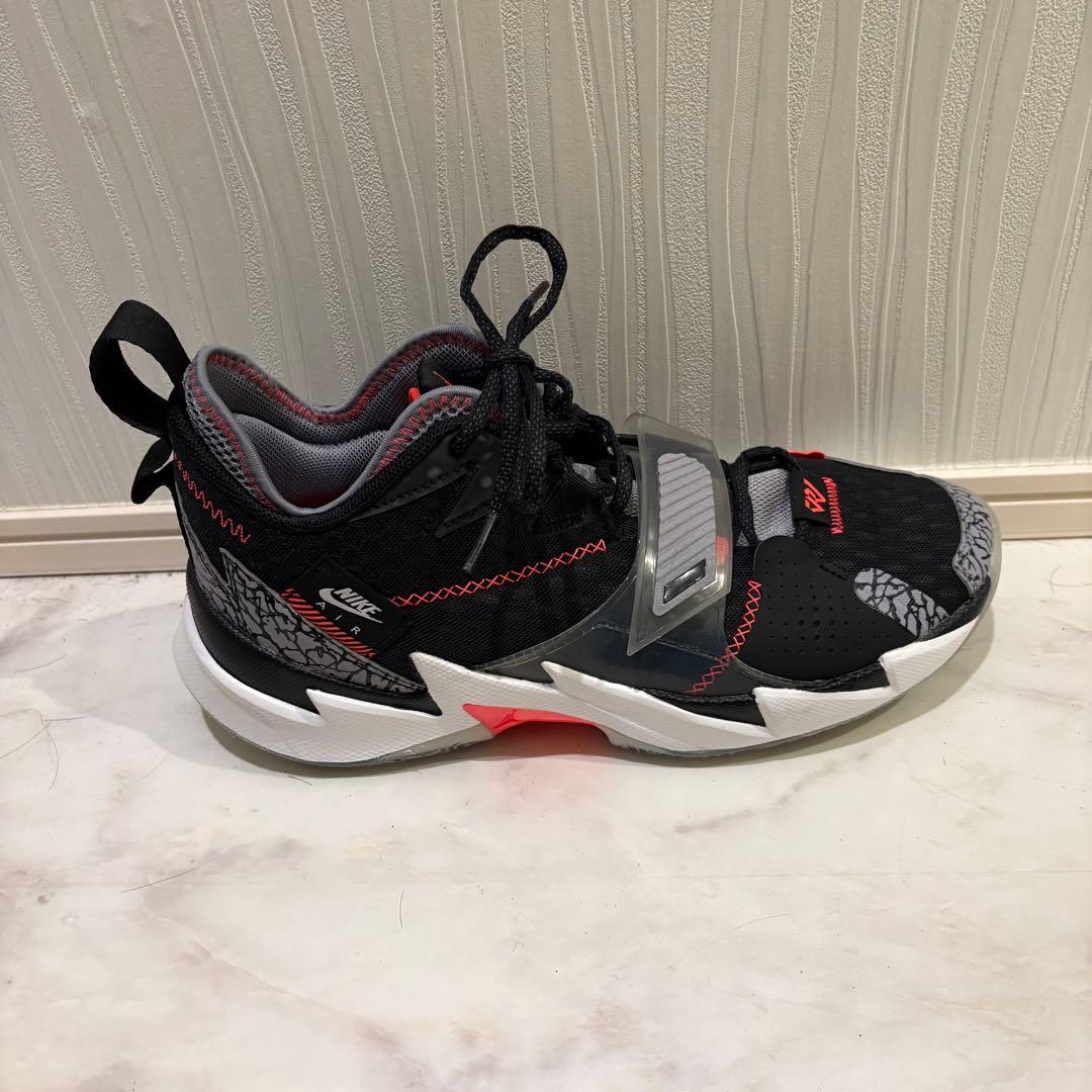 Nike バスケットボールシューズ 黒/赤
