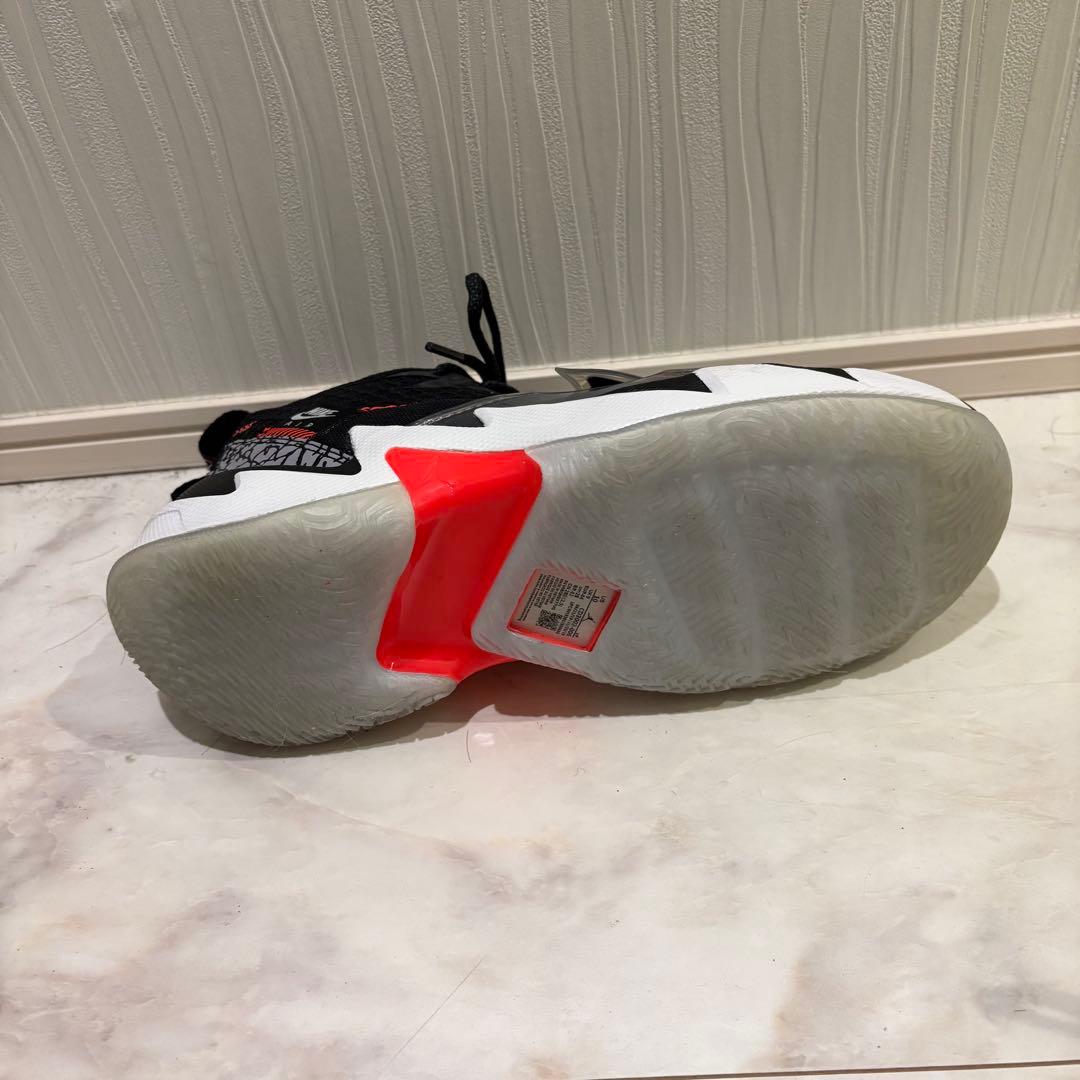 Nike バスケットボールシューズ 黒/赤