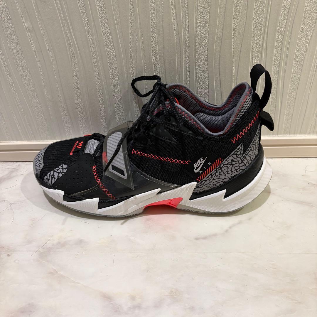 Nike バスケットボールシューズ 黒/赤