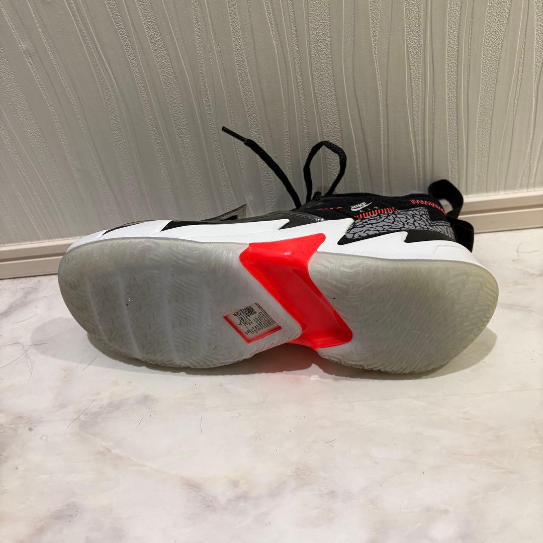 Nike バスケットボールシューズ 黒/赤