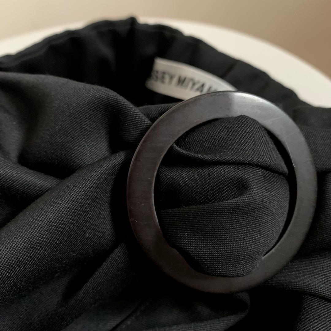 【極美品】ISSEY MIYAKE アシンメトリー　ウールパンツ　サイズ1 黒