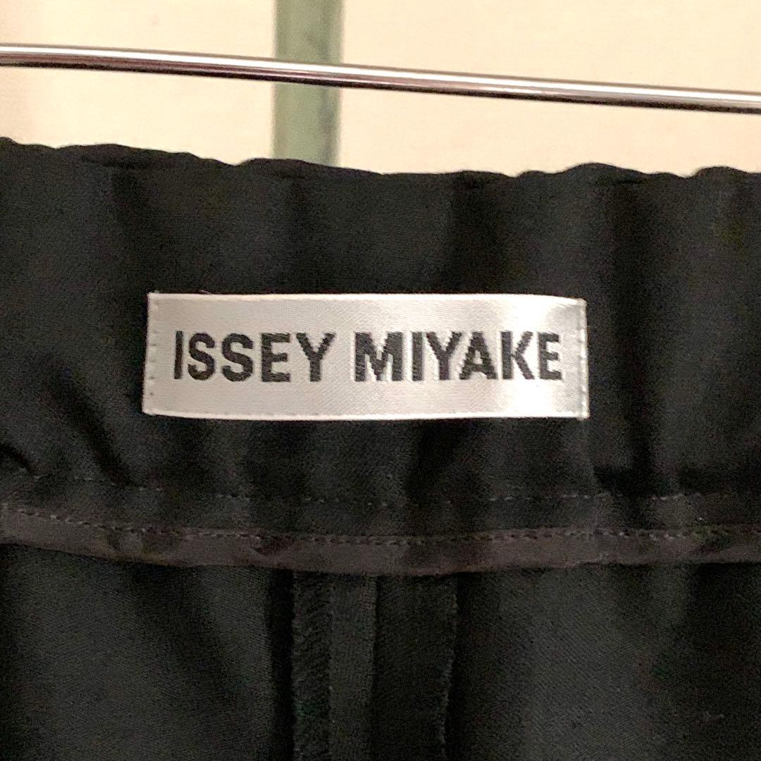 【極美品】ISSEY MIYAKE アシンメトリー　ウールパンツ　サイズ1 黒