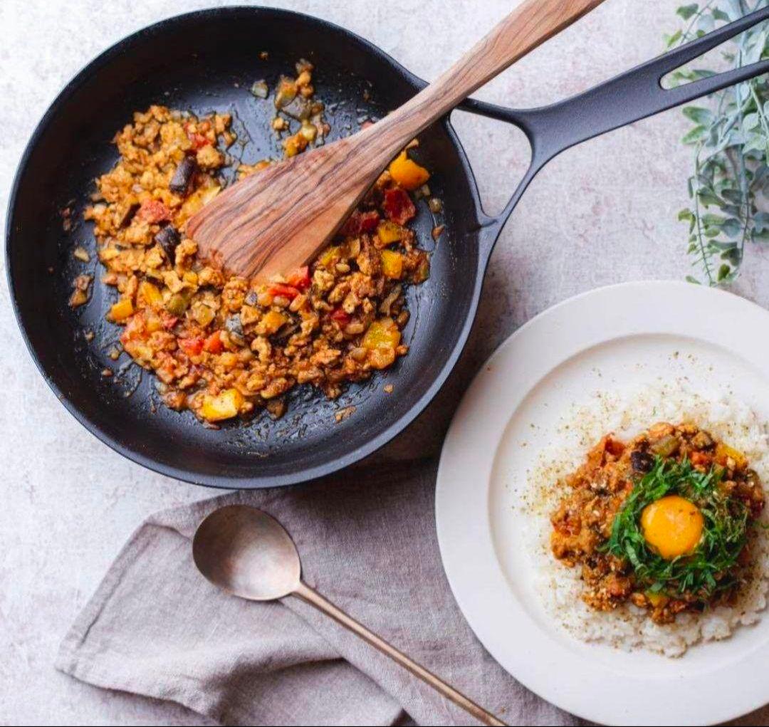 新品] 未開封 UNILLOY 鋳物 フライパン 28cm ガス・IH対応