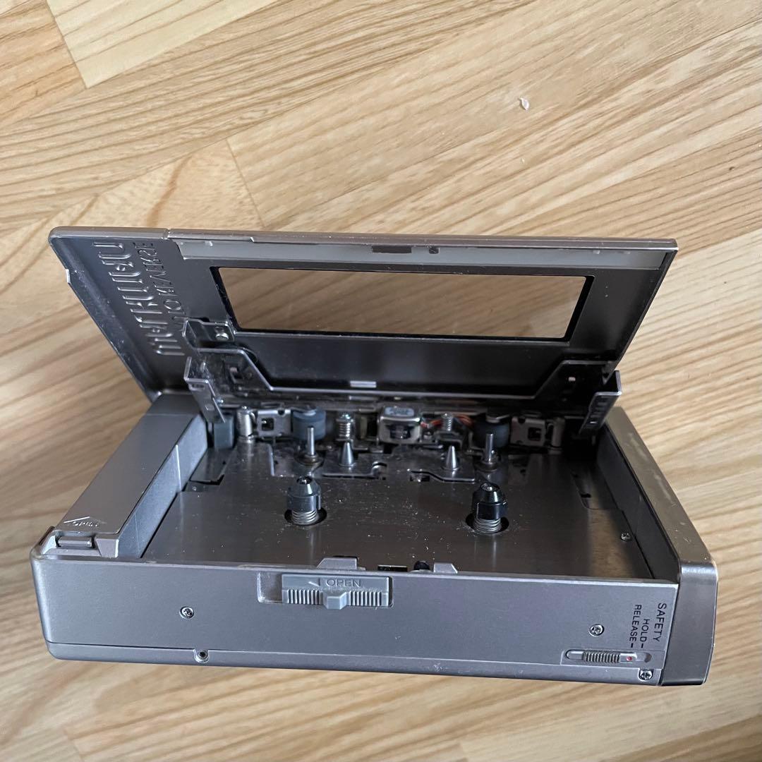 【ジャンク品】 SONYカセットウォークマンWM-7 ACアダプタ付き