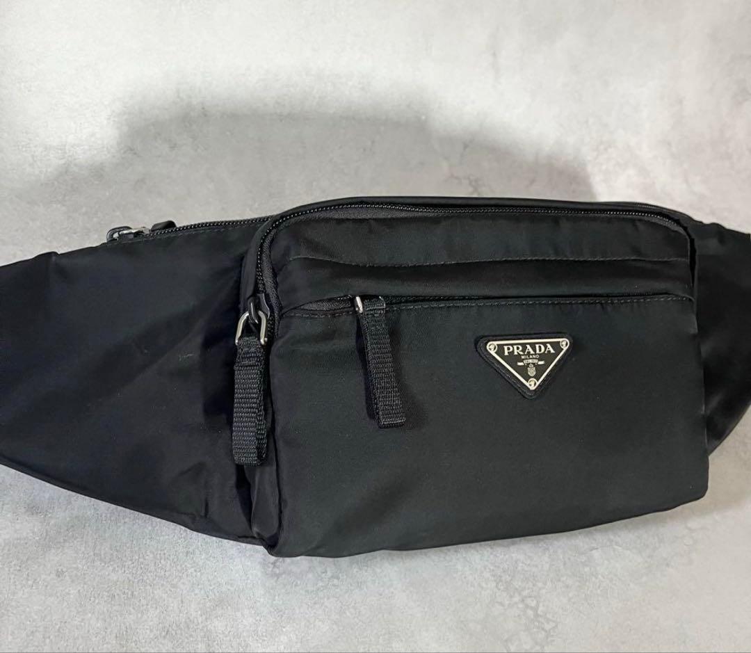 PRADA ウエストバッグ　三角ロゴ　黒