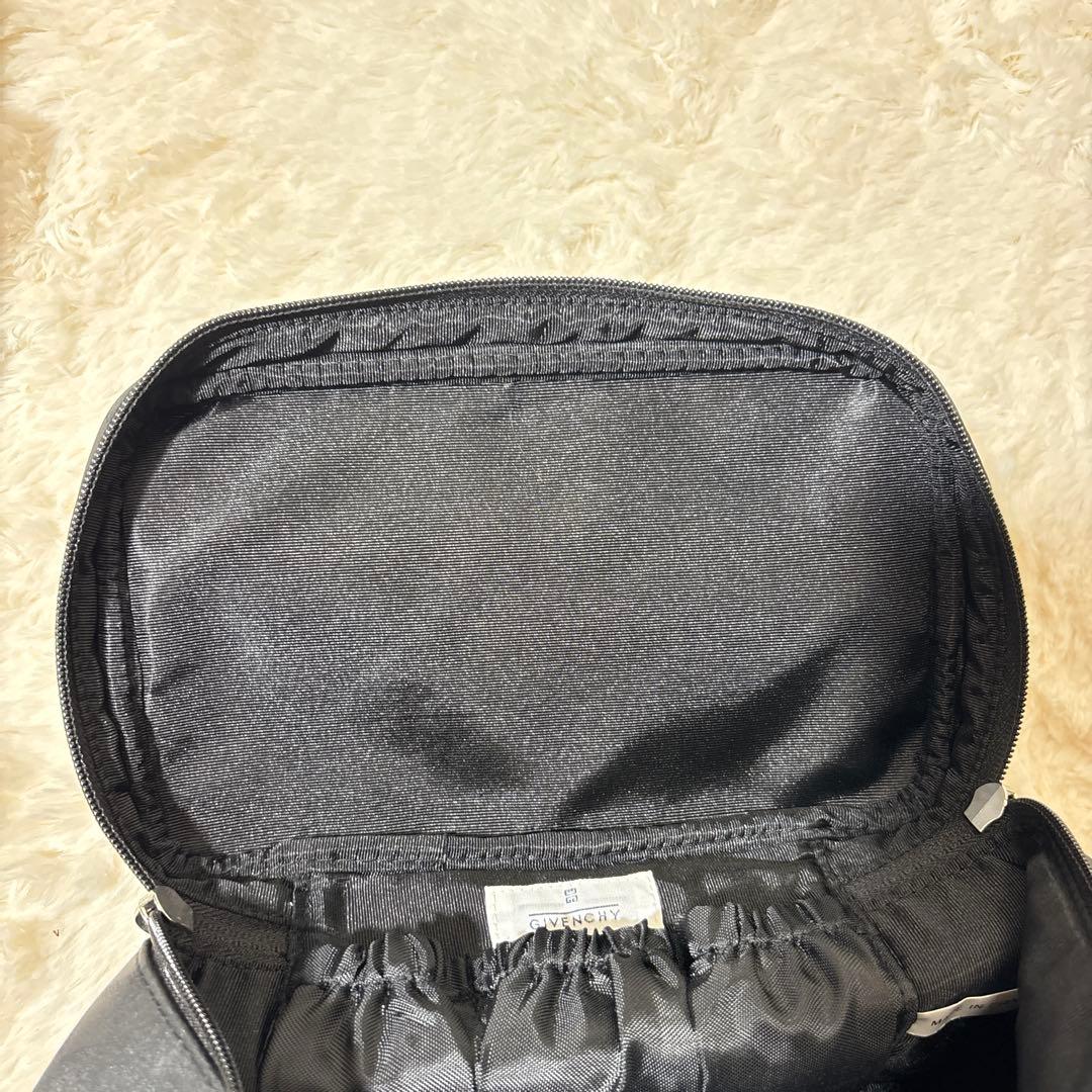 未使用】GIVENCHY ジバンシー バニティポーチ ブラック - メルカリ