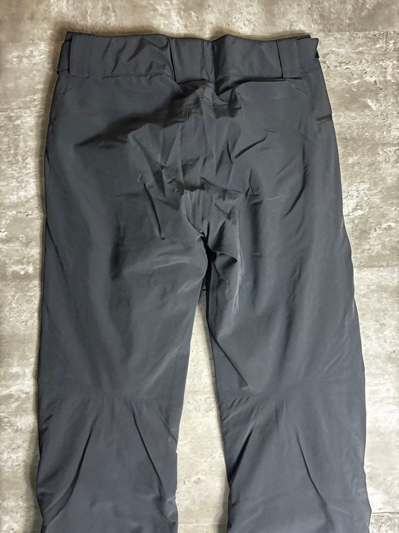 新品タグ付き SALOMON スノーボードウェア ジャケットのみ