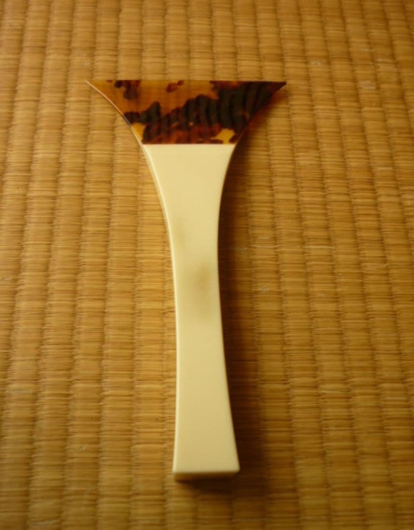 三味線 撥 鼈甲 1枚甲　開き 11.8cm　 重さ190ｇ