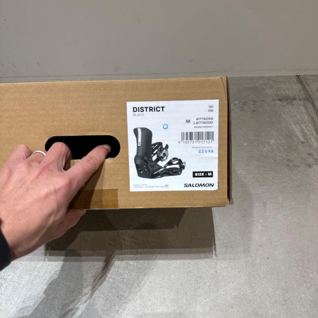 SALOMON DISTRICT 22-23モデル　mens Mサイズ
