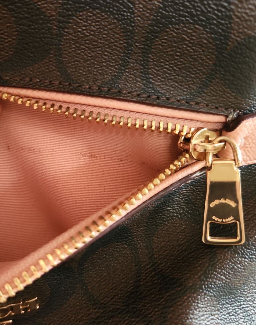 【美品】COACH レザーバックパック ダークブラウン＆ピンク