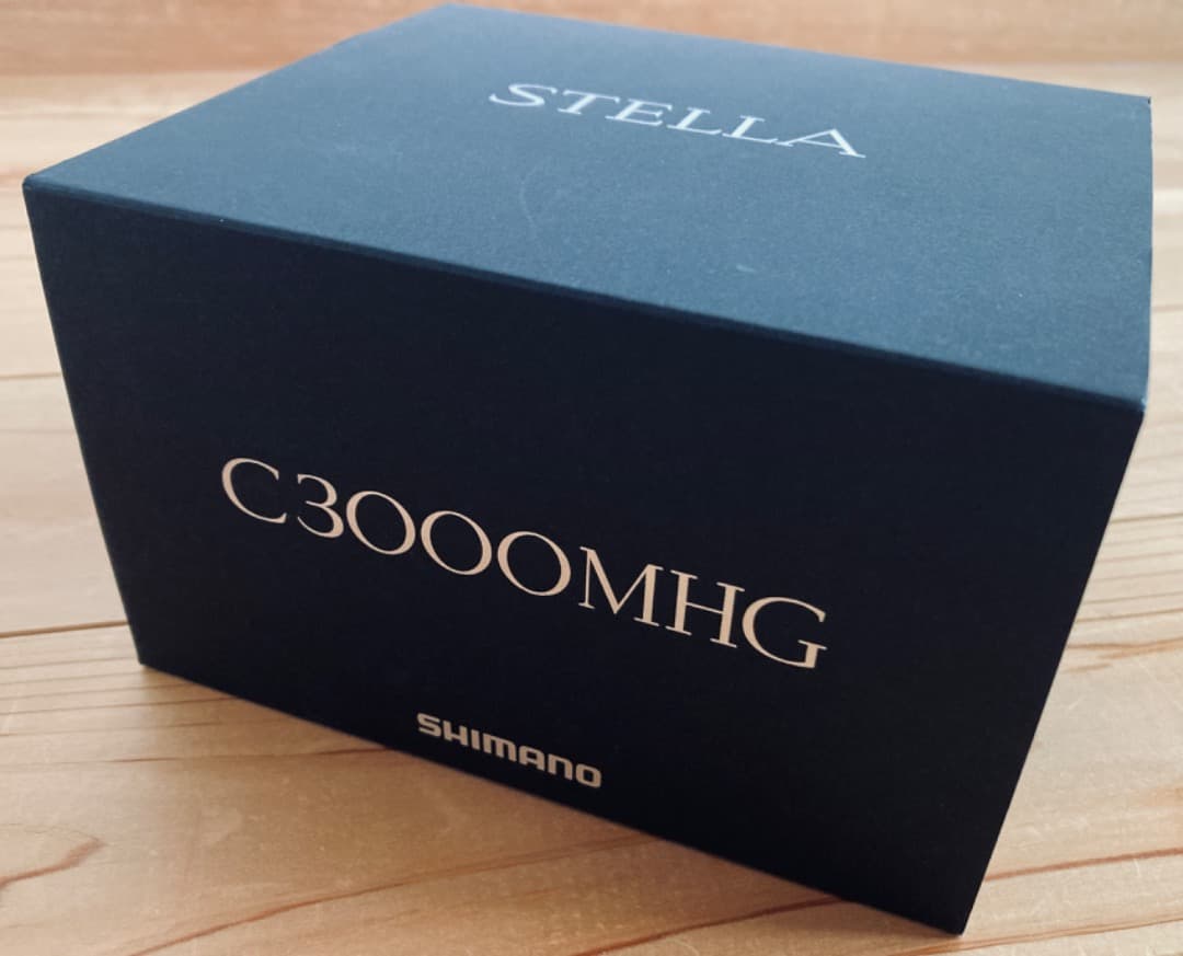 【超美品】18ステラC3000MHG スピニングリール