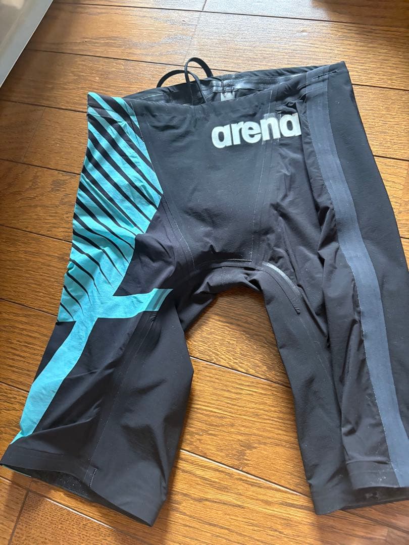arenaアクアフォース競泳水着