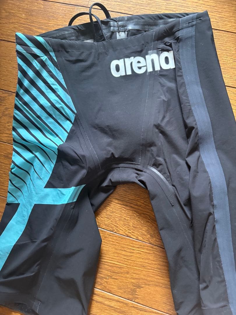 arenaアクアフォース競泳水着