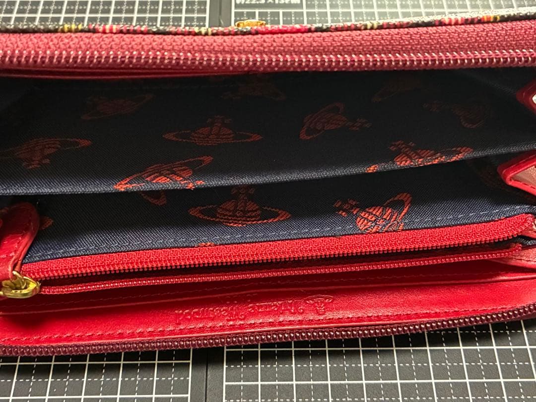 Vivienne Westwood ラウンドジッパー 長財布