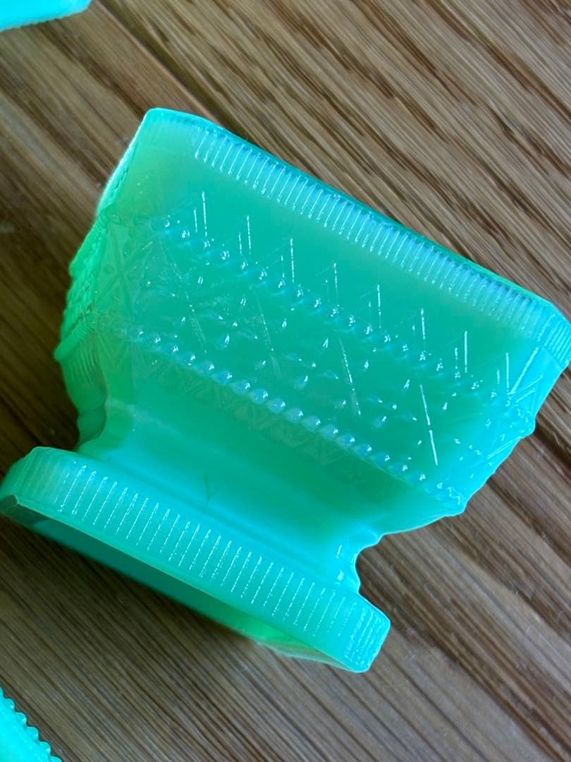 フランスアンティーク グリーンガラスの小さな器 4個 PORTIEUX