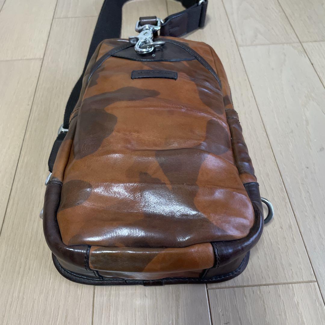 ダニエル&ボブ35周年モデル　ボディバッグピッポロディレザー中古　カモフラ