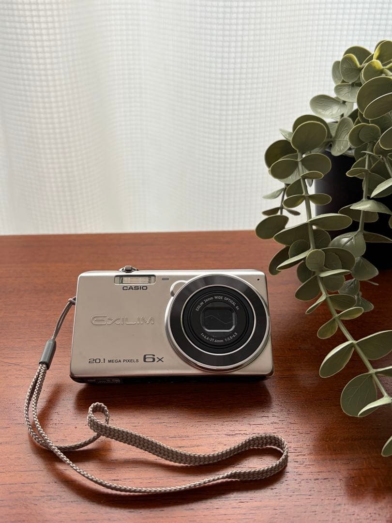 CASIO EXILIM EX-ZS35 2010万画素 6倍ズーム｜動作確認済 - メルカリ