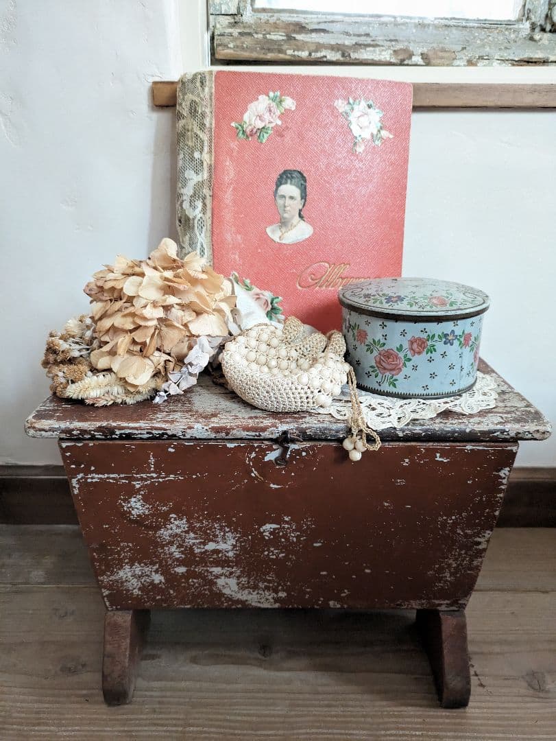 三連休値下げ アンティーク　ヴィンテージ　ペイント　フットスツール　収納