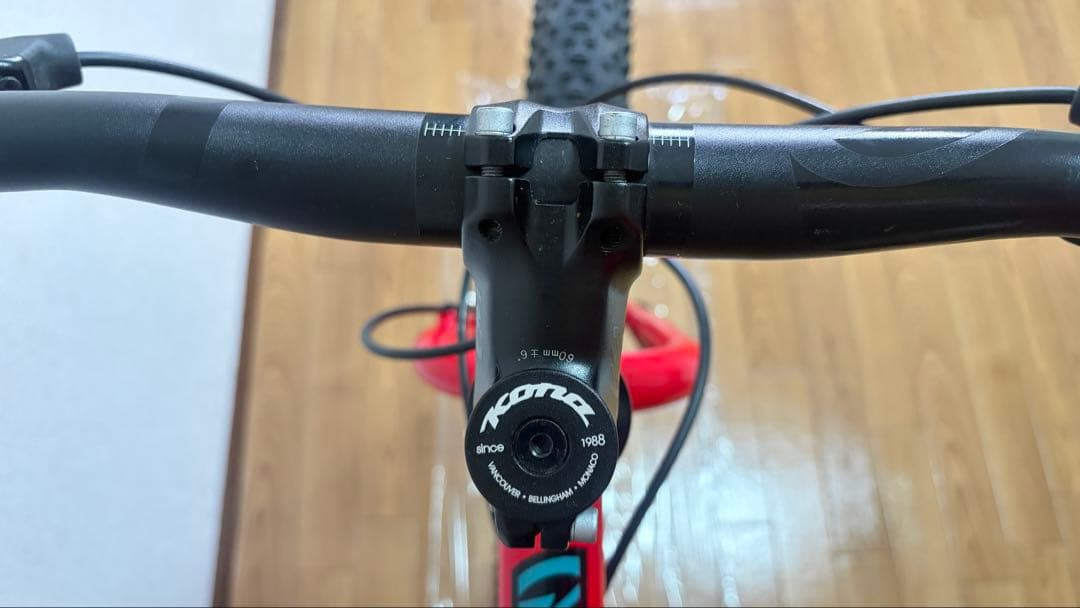 KONA UNIT-X プチカスタム　美品　Mサイズ