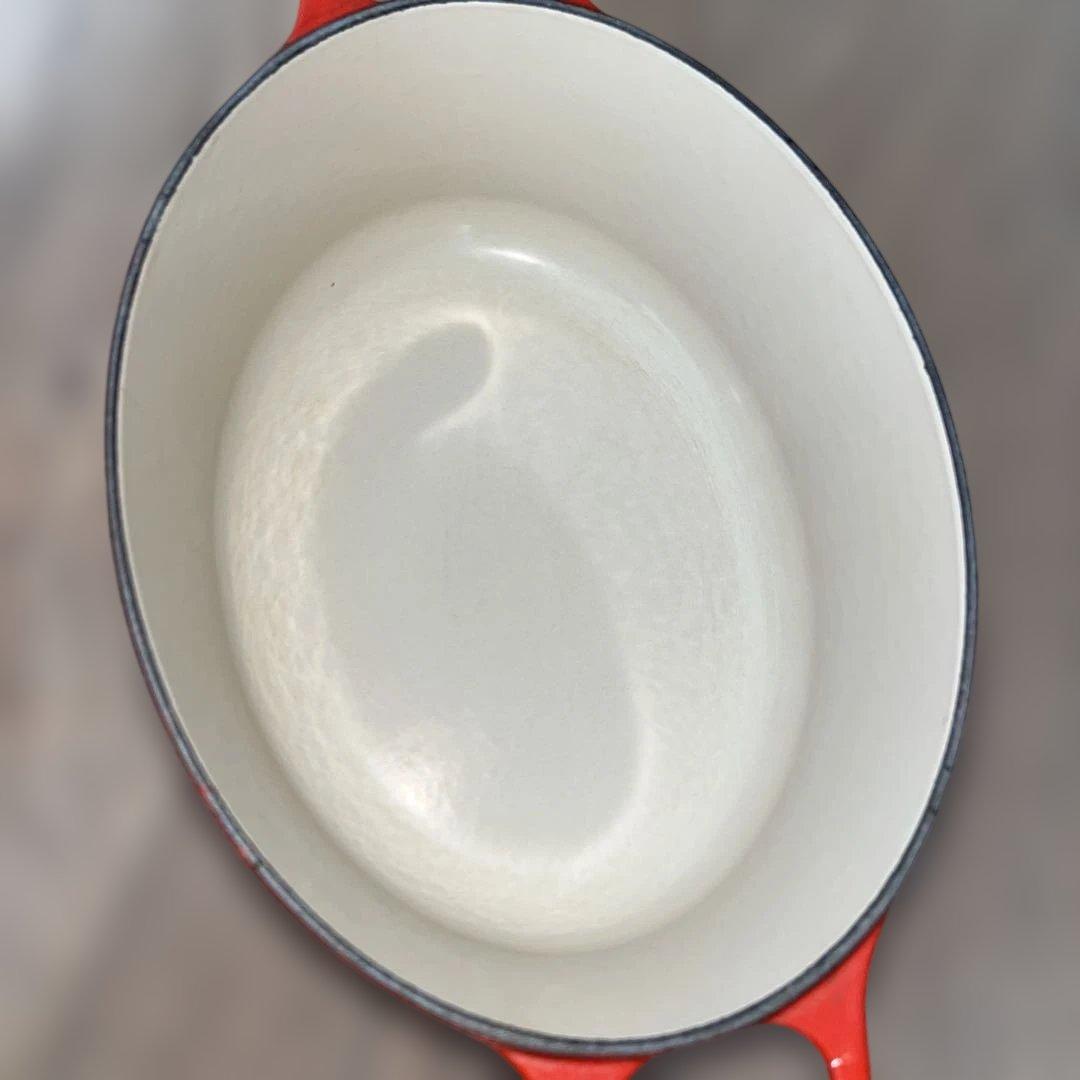 美品！ル・クルーゼ　オーバル　ホーロー鍋 赤 23cm 2.75qt フランス製