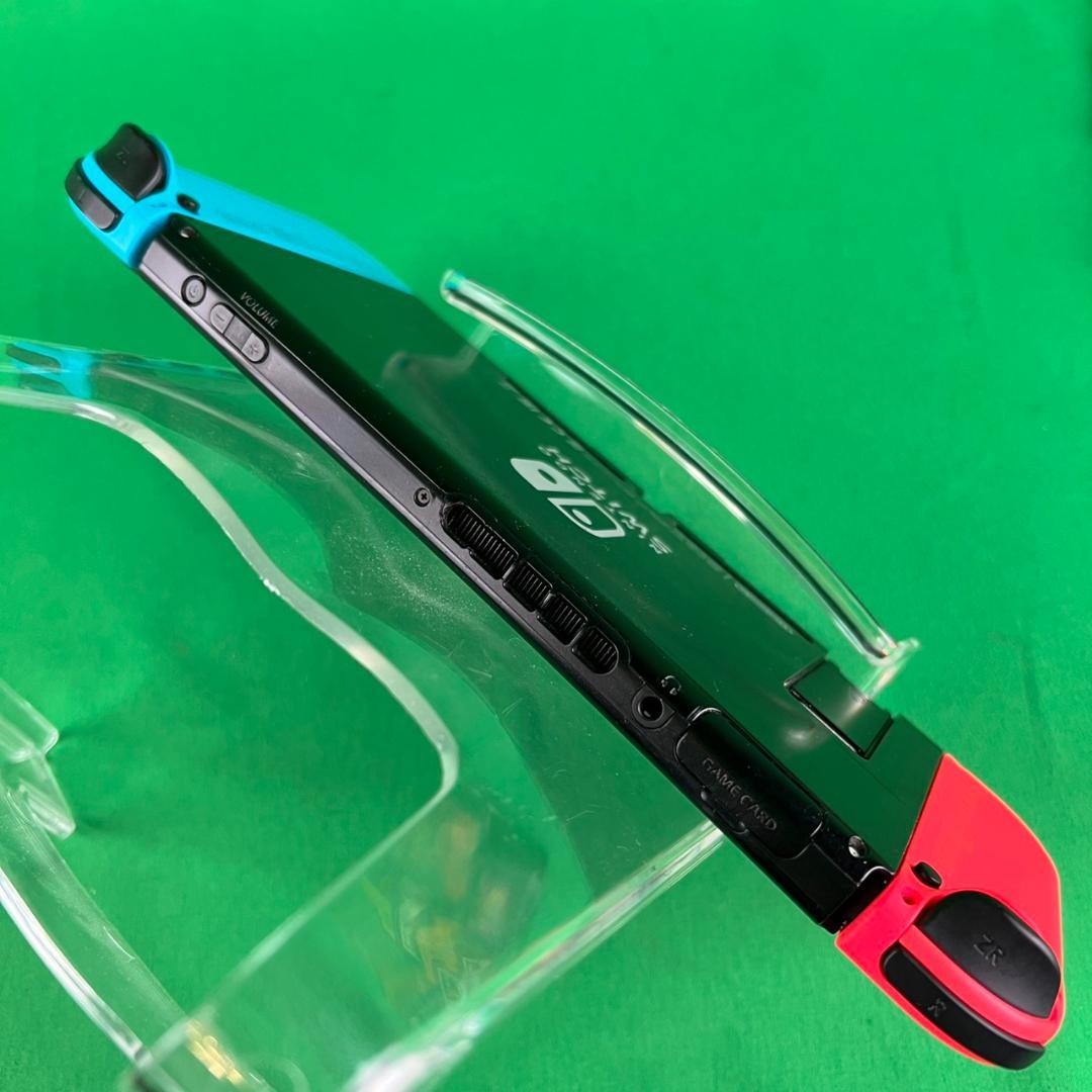 Nintendo　switch　本体　動作確認済み　背面欠損あり　おまけソフト付