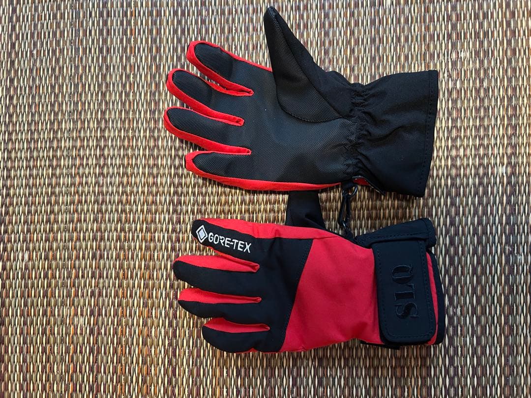 未使用品 nima スキーウェア 上下セット 150cm GOA-TEX 手袋