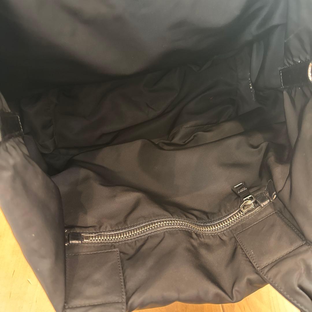 プラダ ボンバー　黒 ナイロントートバッグ