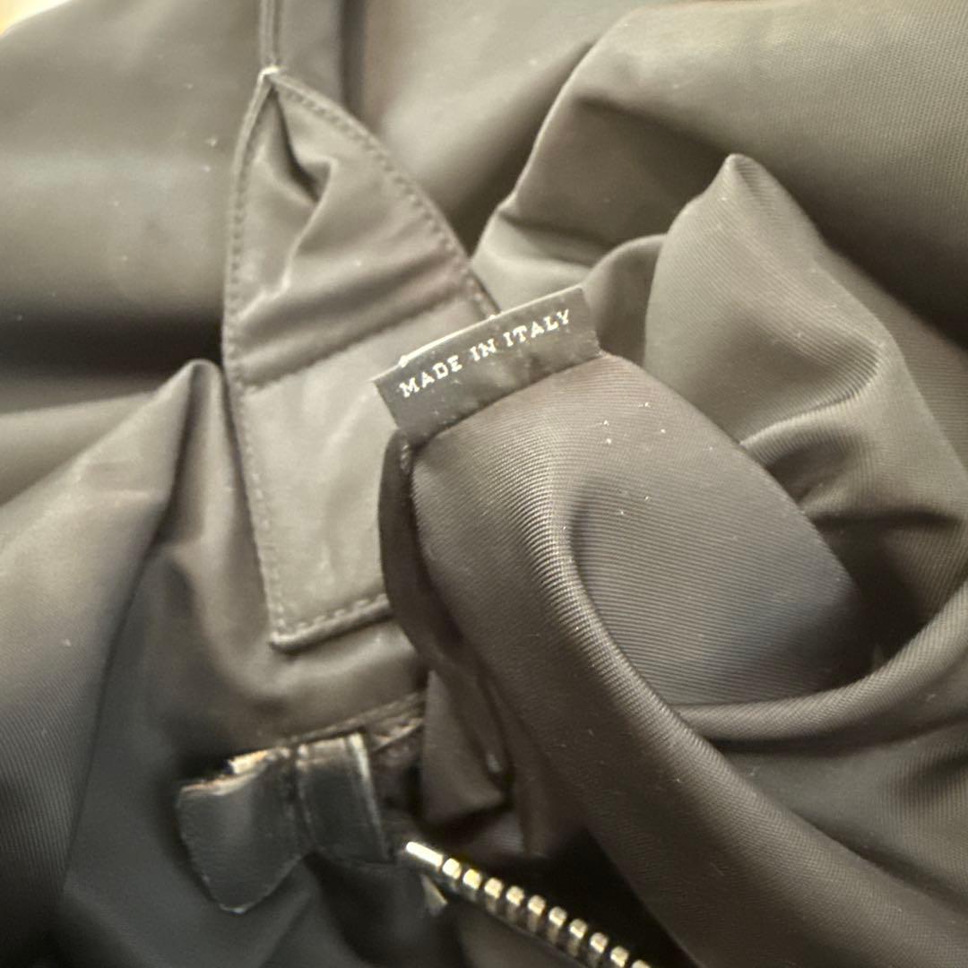 プラダ ボンバー　黒 ナイロントートバッグ