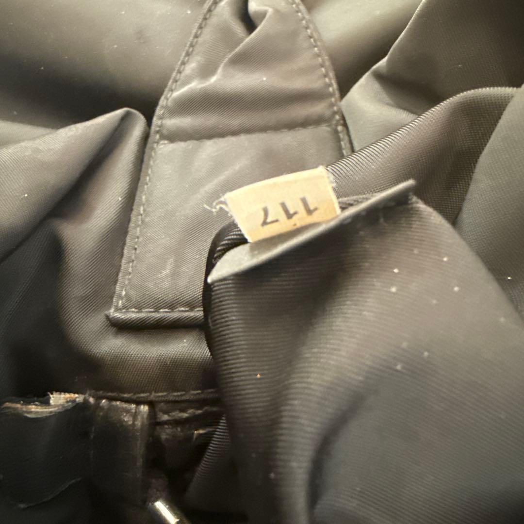 プラダ ボンバー　黒 ナイロントートバッグ