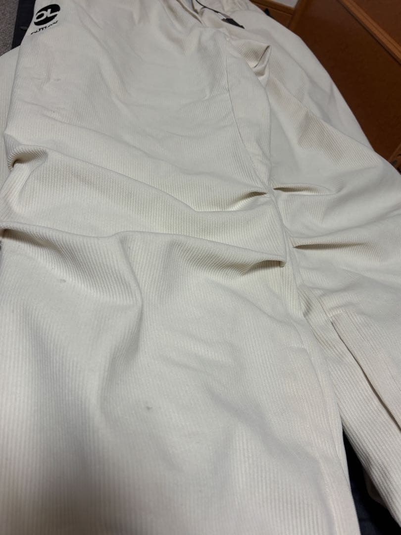 スノーボードウェア　outlax コーデュロイプルオーバーセットアップ