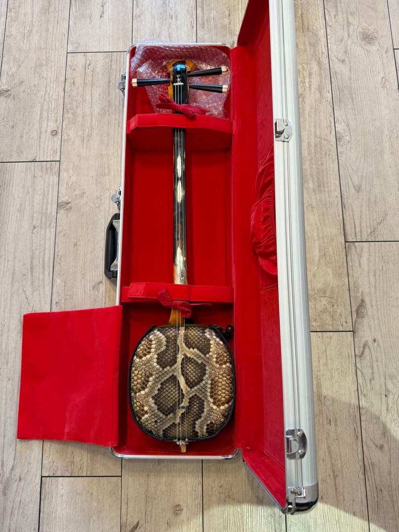 八重山黒木 漆塗り 三線