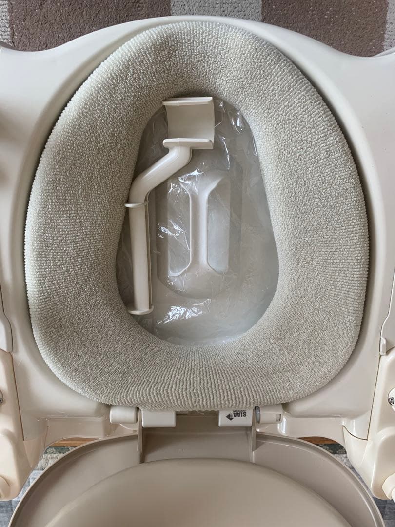 介護トイレ　 アロン化成　 ポータブルトイレ　災害防災　送料無料に変更しました