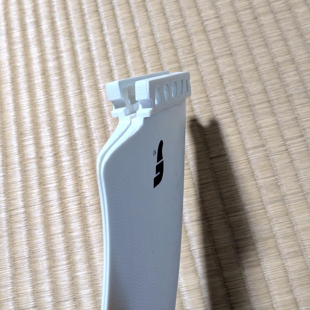 フユーチャー　K1 ツインキールフィン ホワイト FUTURES