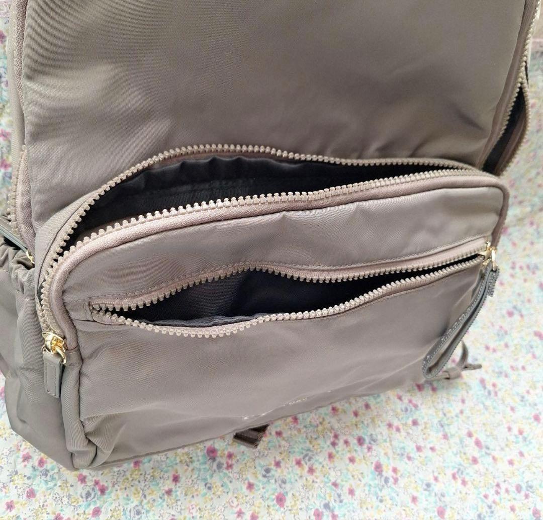 TOCCA　リュック　グレージュ 新品　未使用　タグ付き