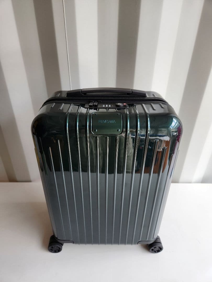 廃盤 Rimowa リモワ エッセンシャルライト キャビン 31L 機内持ち込み