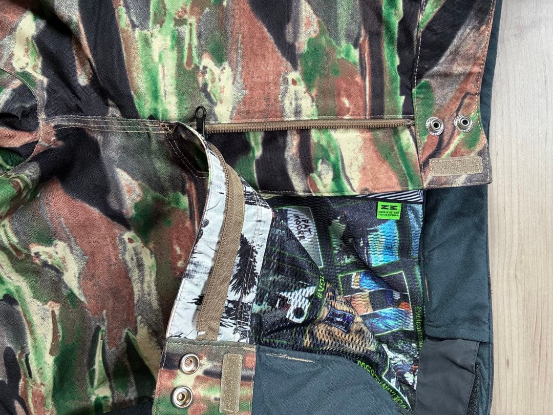 Volcom スキー・スノボーウェア　上下セット　USサイズM