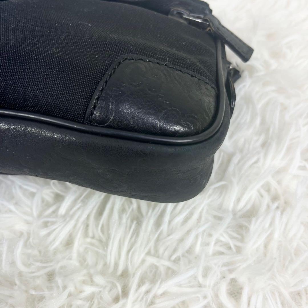GUCCI グッチ ボディーバッグ シマレザー GG ロゴプレート - メルカリ