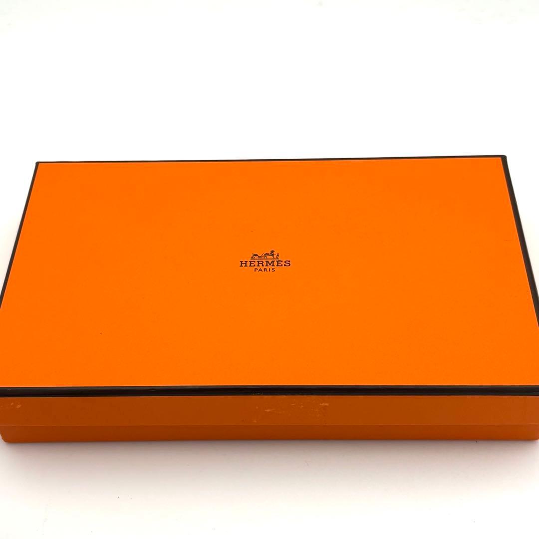 ☆美品☆箱付☆エルメス べアンスフレ シェーブルミゾール 二つ折り長財布 カーキ