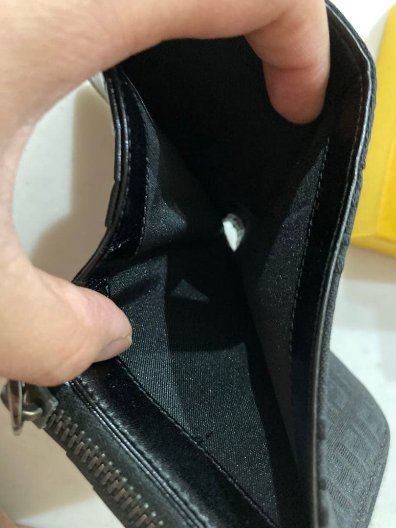 Fendi ブラック モノグラム 二つ折り財布