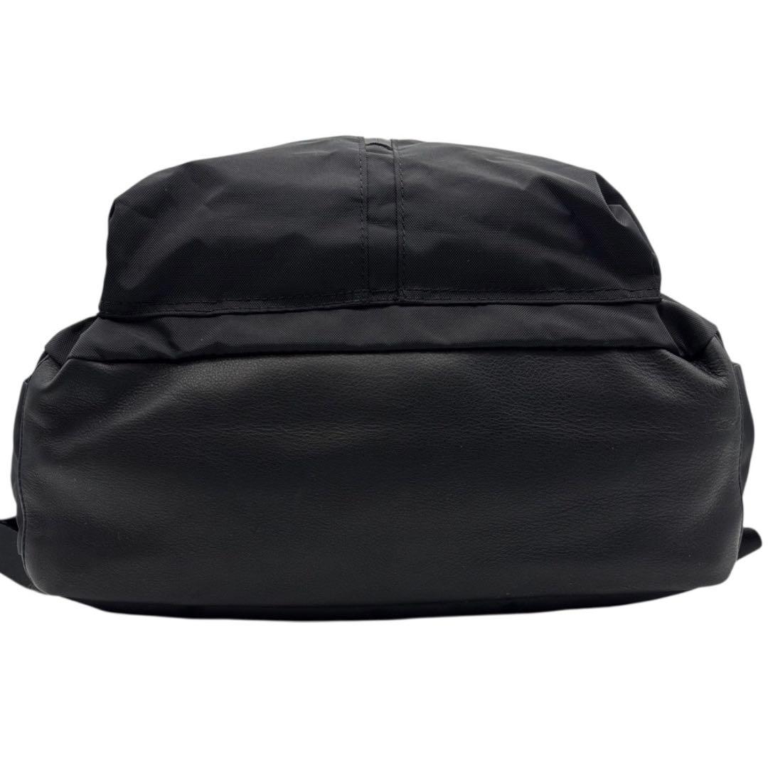 美品◎イアパピヨネ バーラップアウトフィッター A4可 リュック 巾着 男女 黒