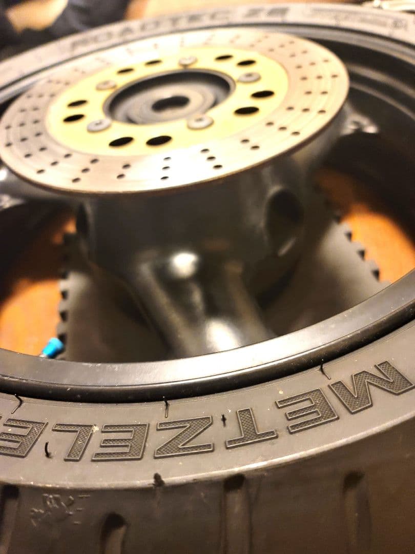 ZRX1100ホイールタイヤディスクハブ　ハブダンパー　スプロケット