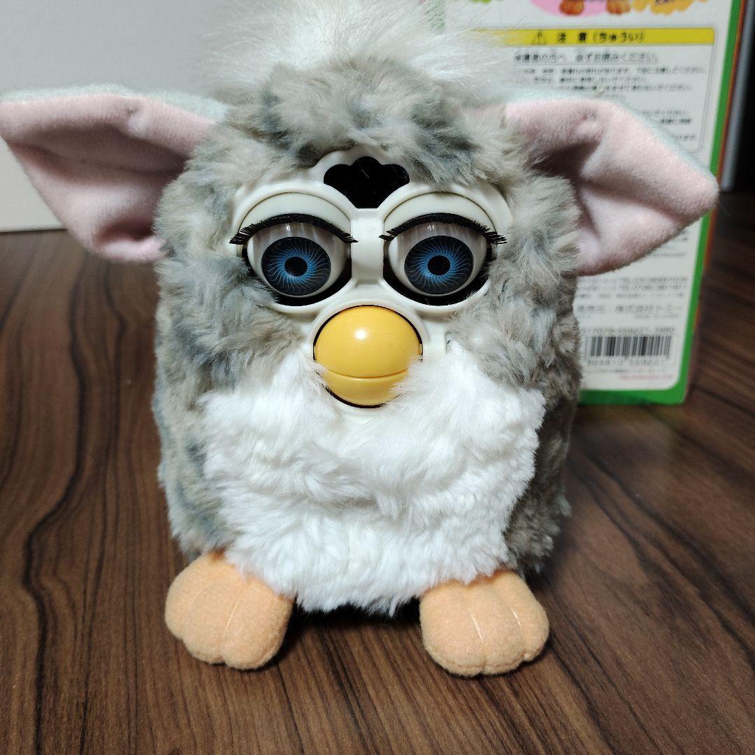 ちぃ様専用 TOMY 初代ファービー 1999 グレー＆ホワイト - メルカリ